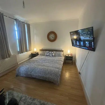 Master Grove Room